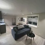 Cozy Near The Center And Nature